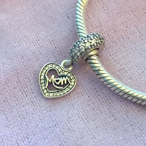 NWOT Pandora Center of My Heart Charm Mom w/ Clear Czs - Picture 1 of 4
